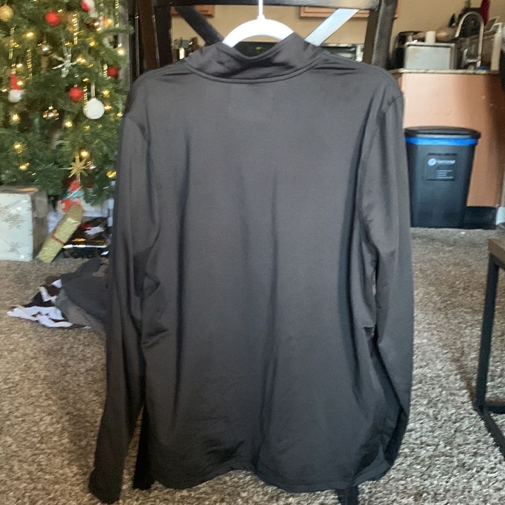 Kenneth Cole quarter zip pullover, size M. - Picture 4 of 4
